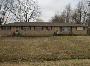 412 Oakdale Dr, Lebanon, TN 37087