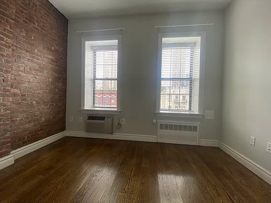 Rented by Bond New York | media 26