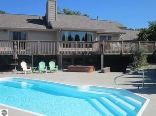 8913 Sunset W, Traverse City, MI 49686