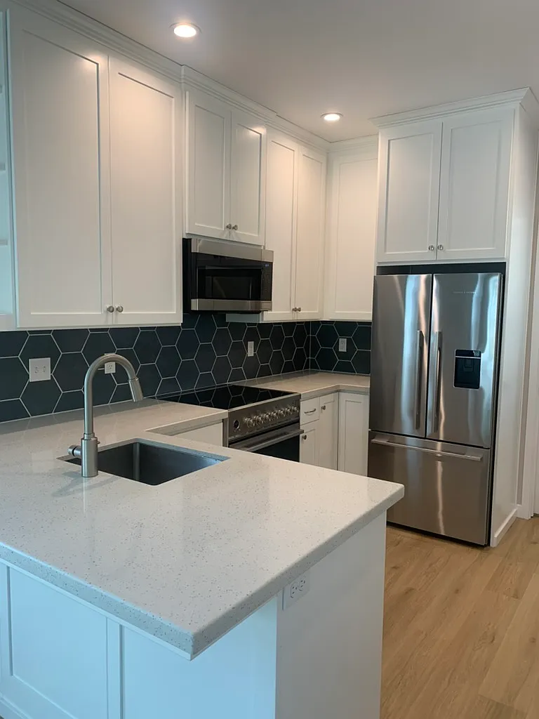 2 bed, 850 sqft, $3,600 — Photo 4