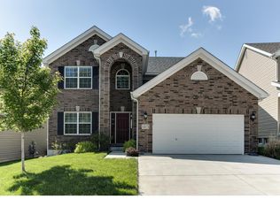 1013 Meramec Grove Dr, Ballwin, MO 63021