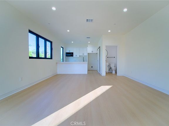 4th image of 2676 Newell St
