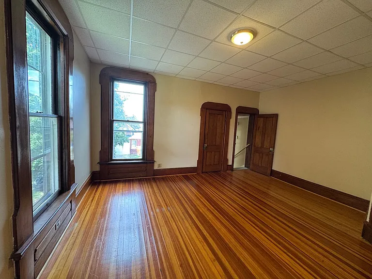 1415 Hampshire St — Photo 3