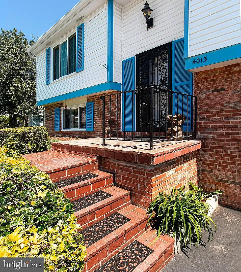 4013 Pickstone Dr — Photo 2
