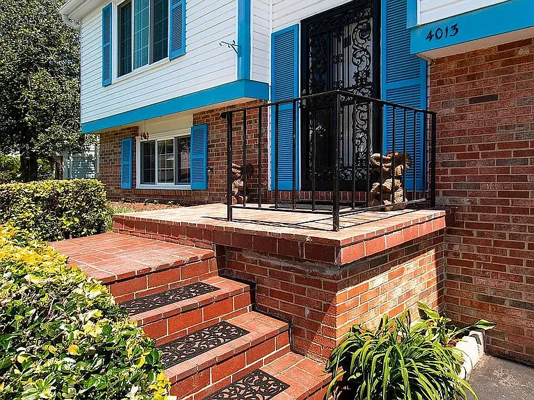Pickstone Dr — Photo 2