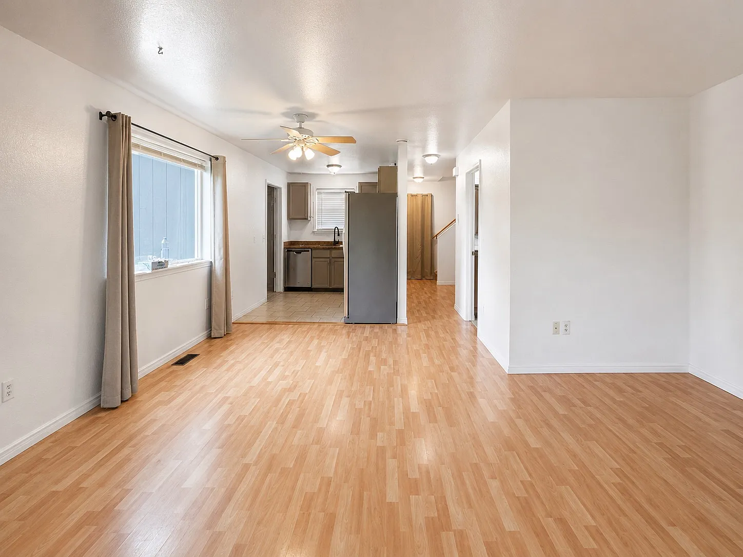 2 bed, 1100 sqft, $1,900 — Photo 2