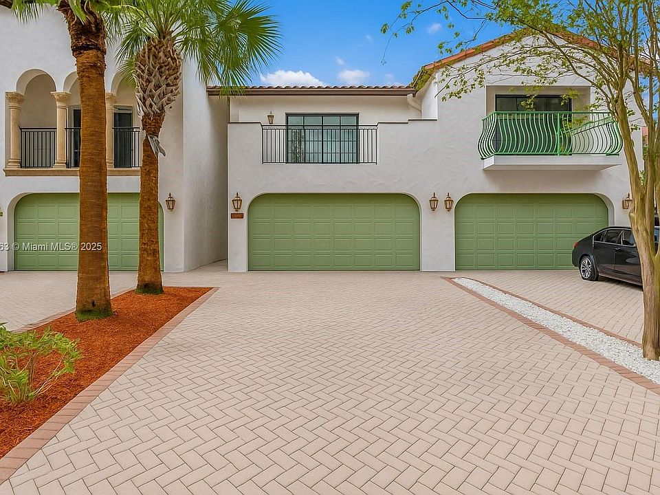 1st image of 2900 Hidden Harbour Ct