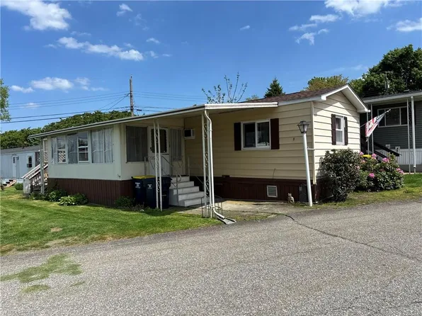 8 Thrid St, Middletown, RI 02842