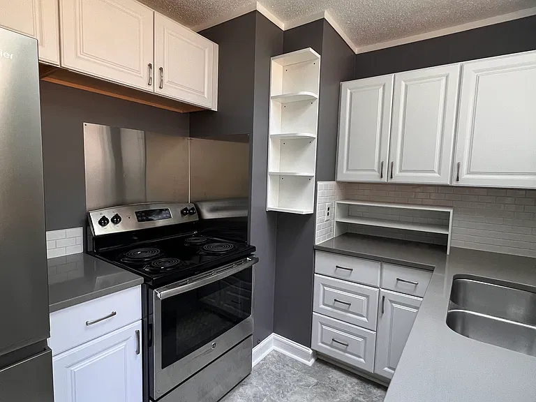 1312 Barrow Ct — Photo 7