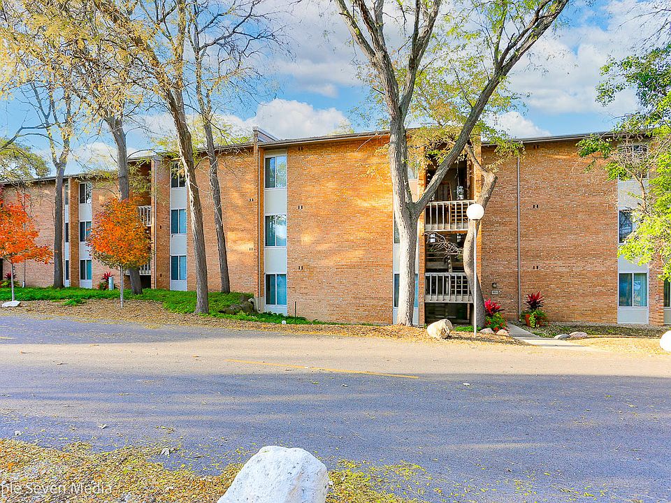 1st image of 1603 Fairway Dr APT 2E