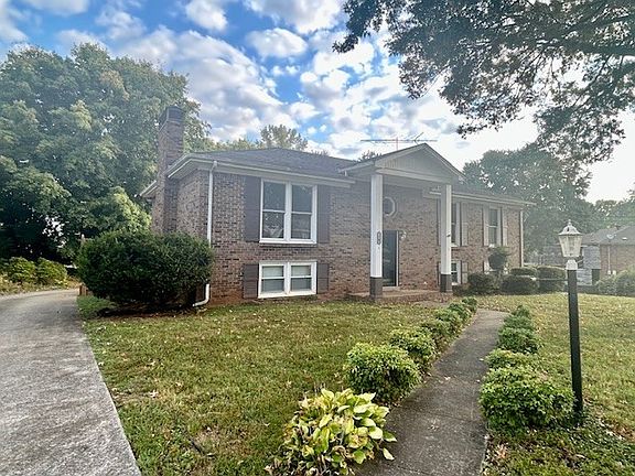 3rd image of 2503 Independence Dr