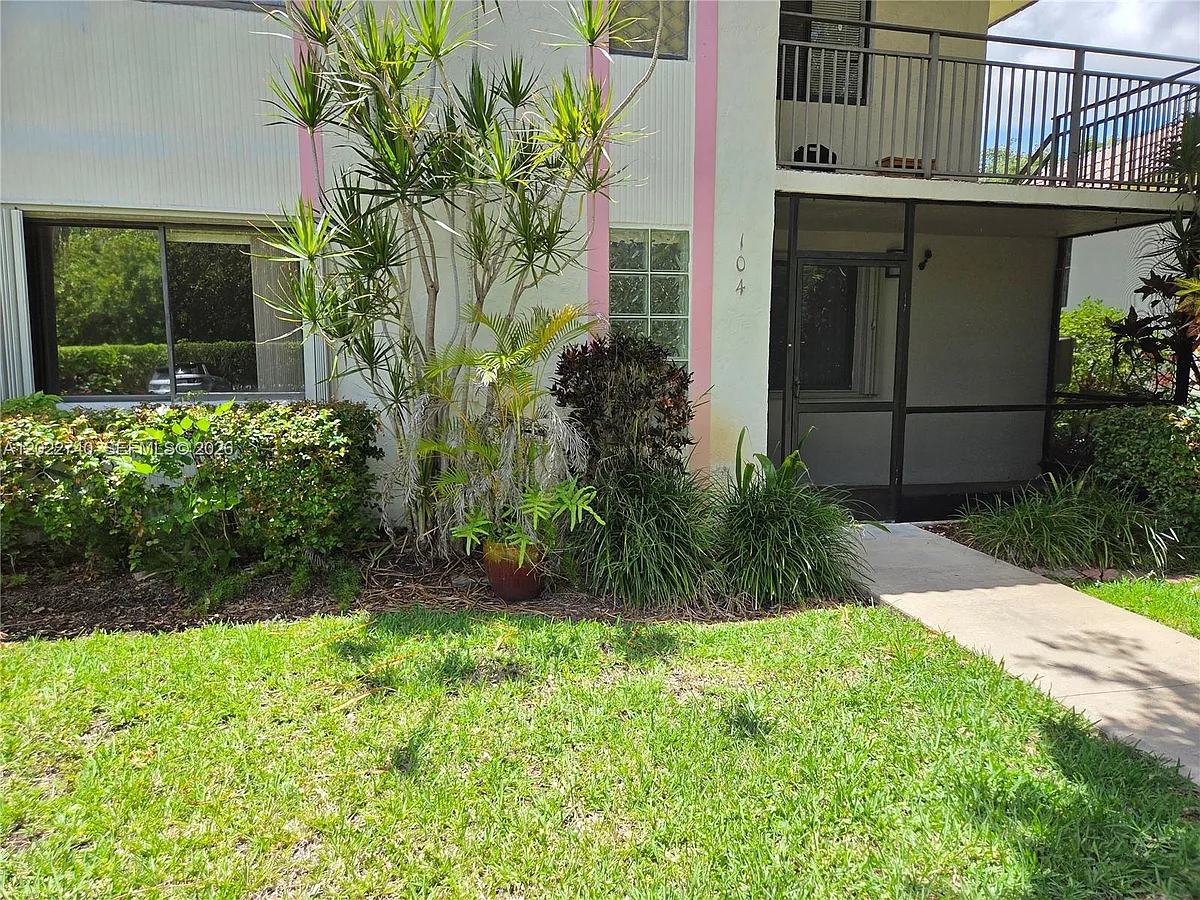 Building Photo - 413 Lakeview Dr #104