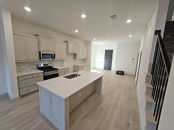 4th image of 3503 Pierce Ln