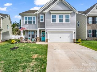 383 Fox Cove Rd, Hendersonville, NC 28792