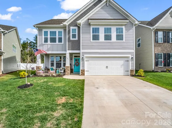 383 Fox Cove Rd, Hendersonville, NC 28792