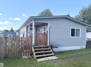 2 Round Rd NW, Edmonton, AB T6P1B3
