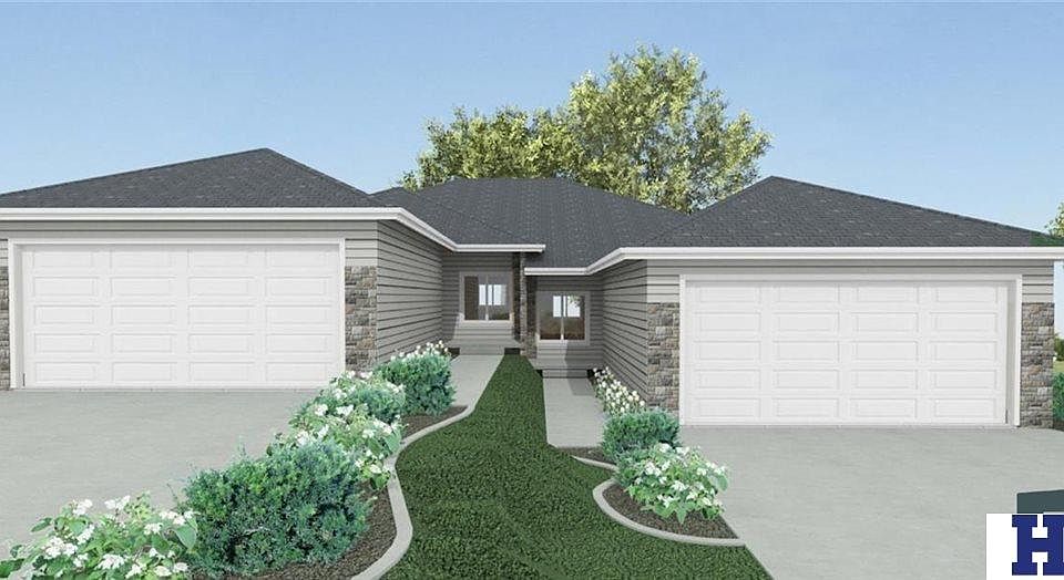1st image of 5043 W Hillsboro Dr