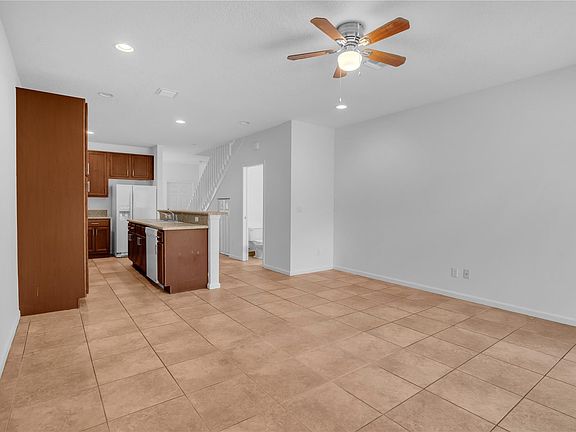 5th image of 5940 Woodlands Boulevard #5940