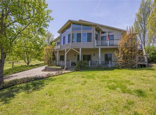 75 Bandy Dr, Holiday Island, AR 72631