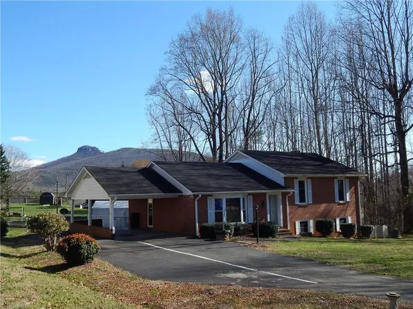 329 Shoals Rd, Pinnacle, NC 27043