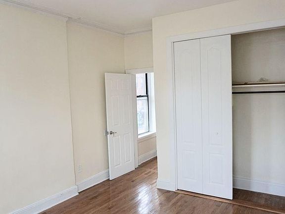 2nd image of 211 Macdonough St #2