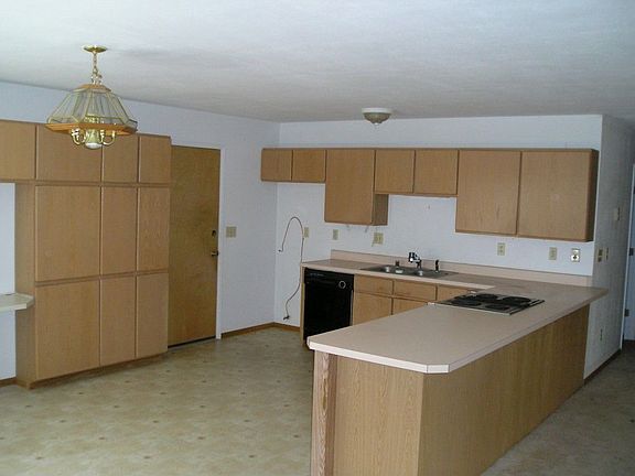 4th image of 358 Duck Lake Dr SE