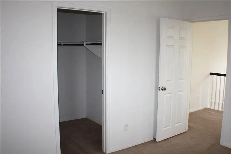 3 bed, 1411 sqft, $3,900 — Photo 4