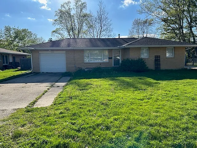 1903 N Willow Rd photo 1
