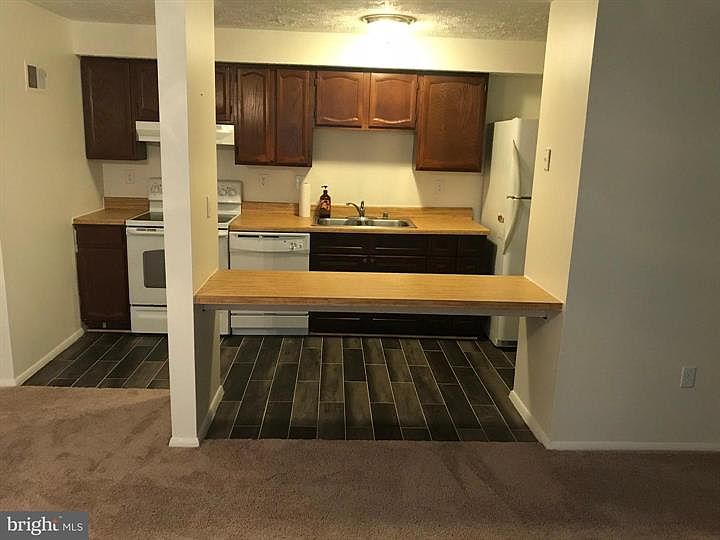 1st image of 810 Heather Ridge Dr #20