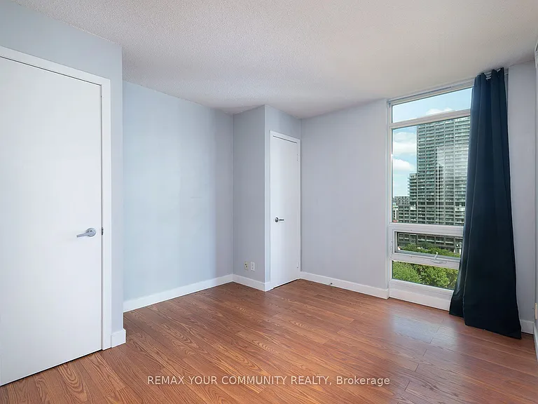 381 Front St W #2103 — Photo 14