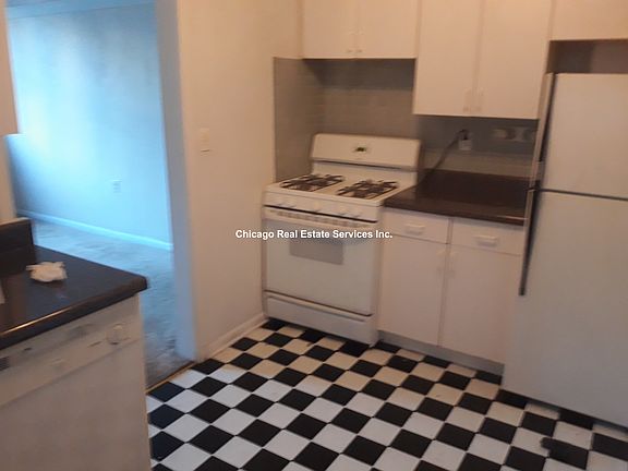 2nd image of 1917 W Foster Ave #G