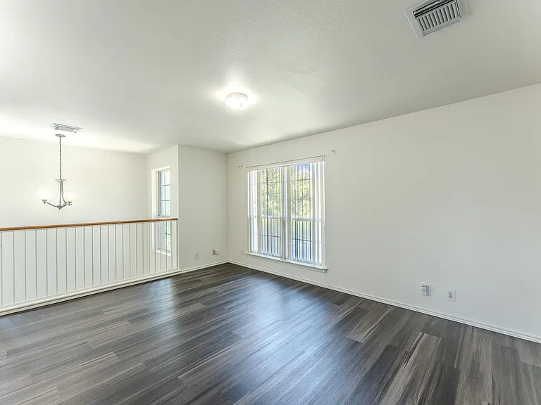 1339 Diamond Blf — Photo 14