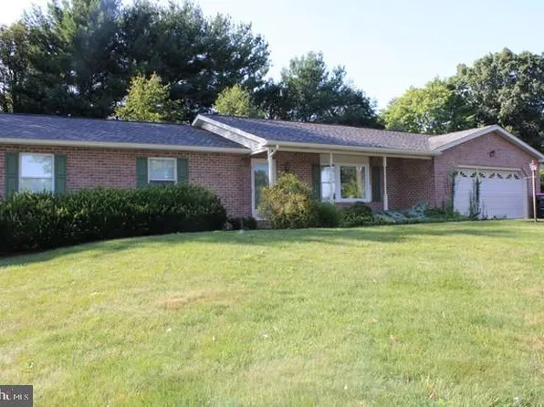 11486 Old Forge Rd, Waynesboro, PA 17268
