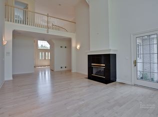 1722 Holly Ct, Long Grove, IL