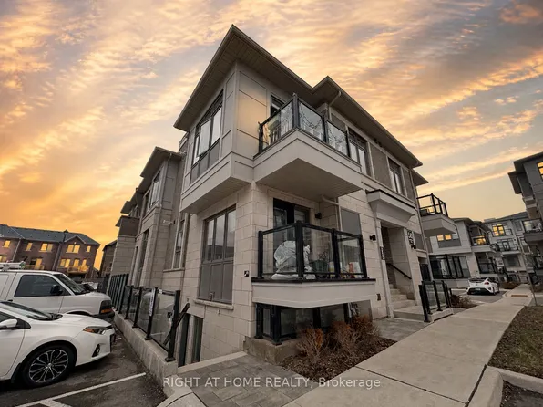 50 Halliford Pl #602, Brampton, ON L6P 4N6