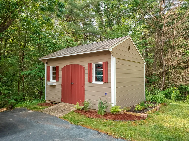 7 Magnolia Dr — Photo 37
