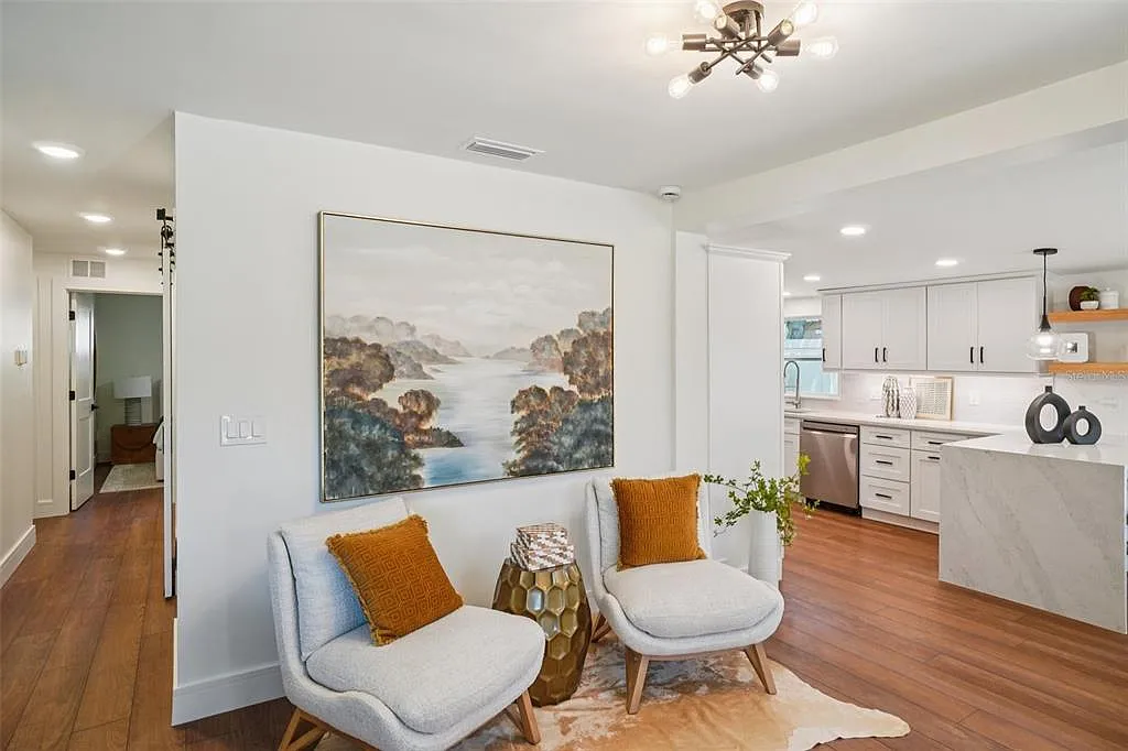 3 bed, 2.0 bath, 1396 sqft, $3,600 — Photo 3