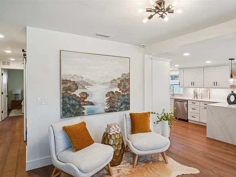 3123 W La Salle St — Photo 3