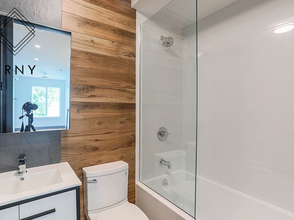 2nd image of 1250 New York Ave #3D