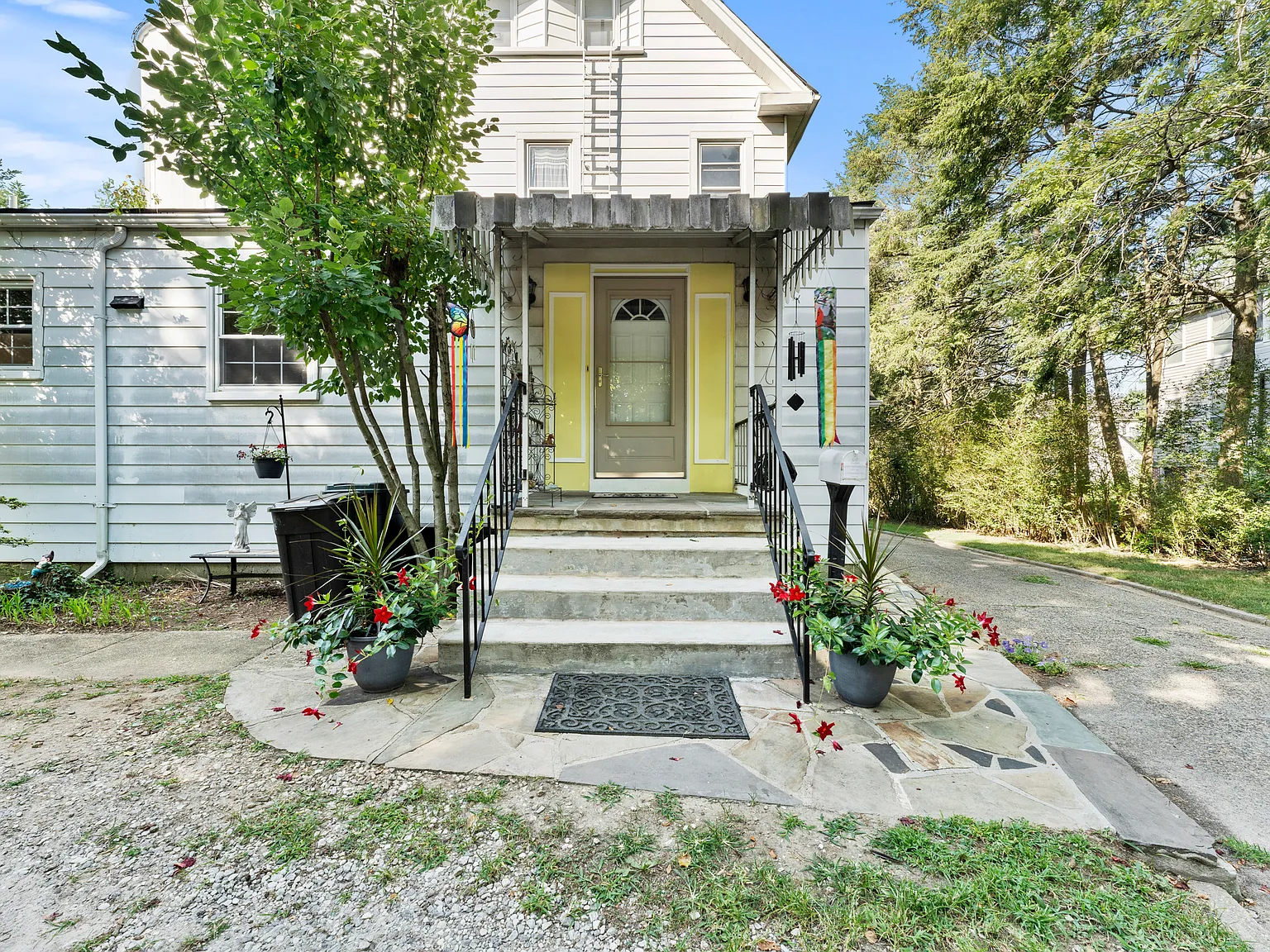 1 bed, 875 sqft, $1,350 — Photo 2