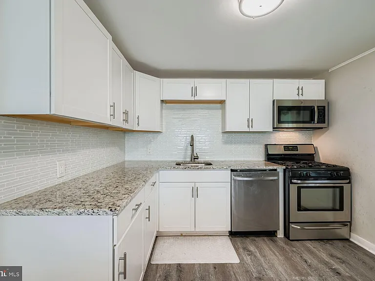 515 Taney Ave — Photo 7