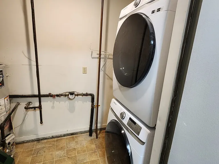 94B West St #B31 — Photo 10