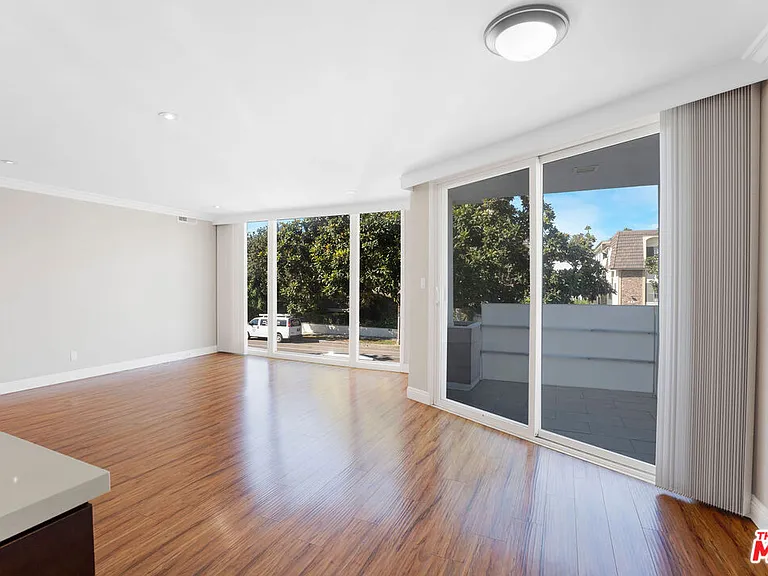248 S Doheny Dr #6 — Photo 7