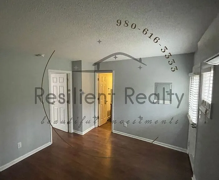 110 Wilshire Ave SW — Photo 4