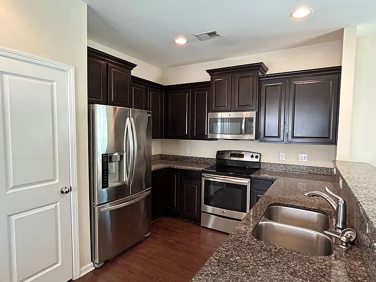 224 Jackstay Ct — Photo 5