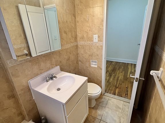 5th image of 17505 Wexford Ter APT 2L