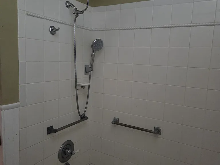 2501 E Drachman St — Photo 15
