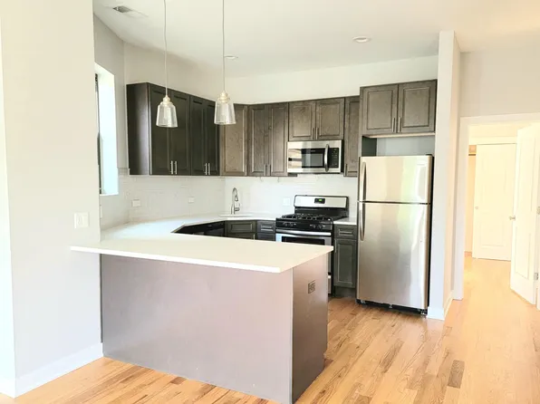 3231 W Potomac Ave, Chicago, IL