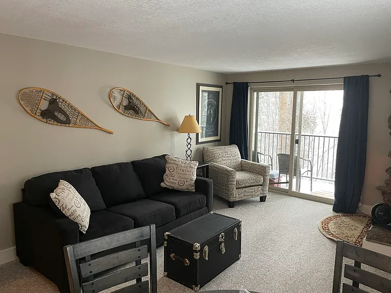201 Village Dr #20 — Photo 2