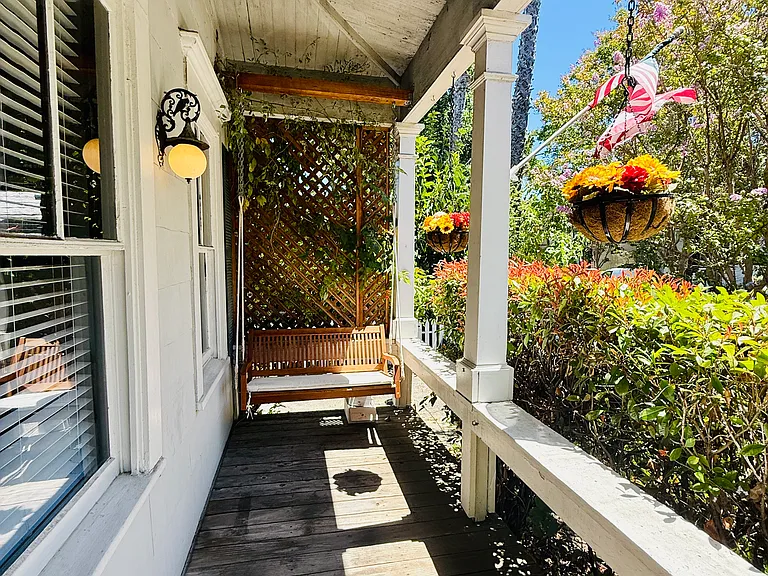 1346 Calistoga Ave — Photo 2